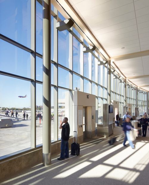 John Wayne Airport (SNA)